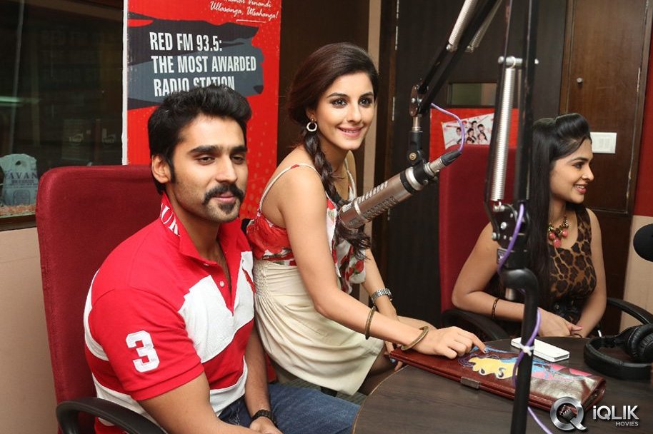 Maine-Pyar-Kiya-Movie-Team-at-Red-FM
